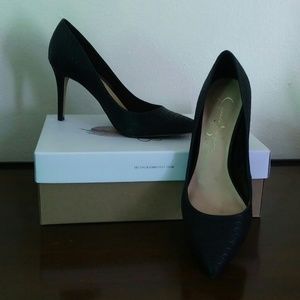 Black pump size 7 Jessica Simpson Levin
